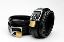 Load image into Gallery viewer, Isabella Sinclaire Leather Bed Restraint Kit