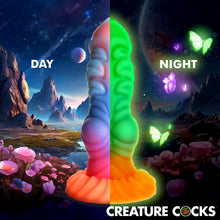 Load image into Gallery viewer, Alien Invader Glow-In-The-Dark Silicone Dildo-4